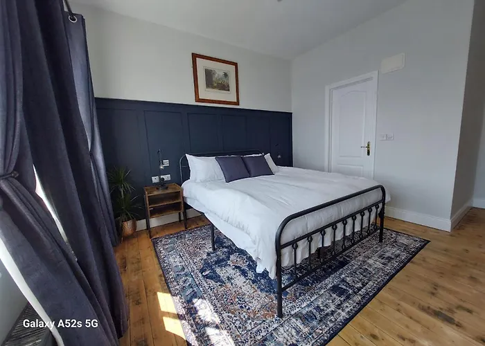 Londonderrys Bar And Accommodation